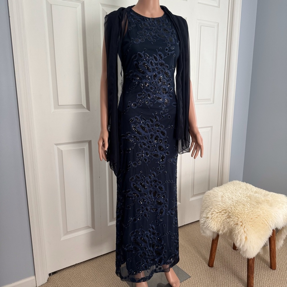 Belle BADGLEY MISCHKA LONG BLUE AND BLACK SEQUINED DRESS SIZE: 2